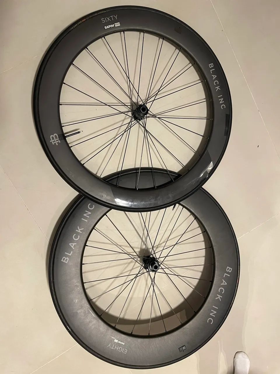 Rodas de Carbono Black Inc (tubular +freio a disco)