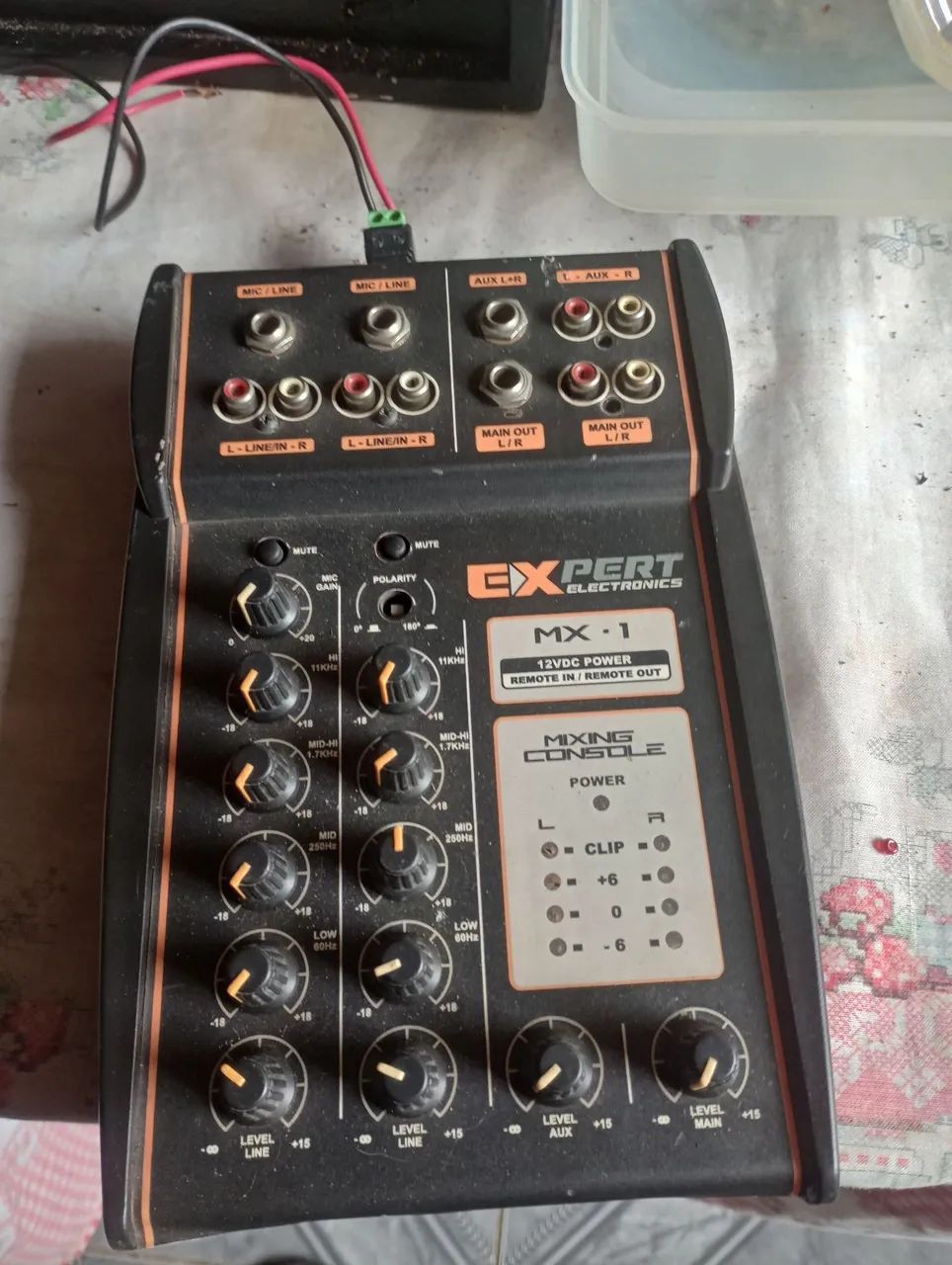 Mesa de Som 12v 