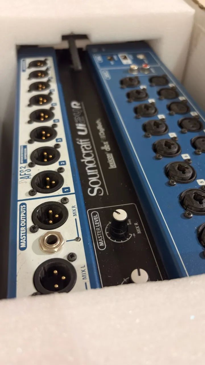 Mesa de Som UI24R - Foto 2