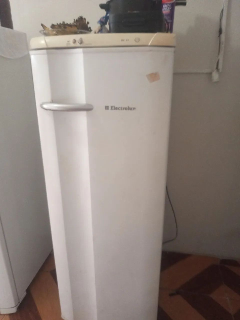 Geladeira Eletrolux valor 400