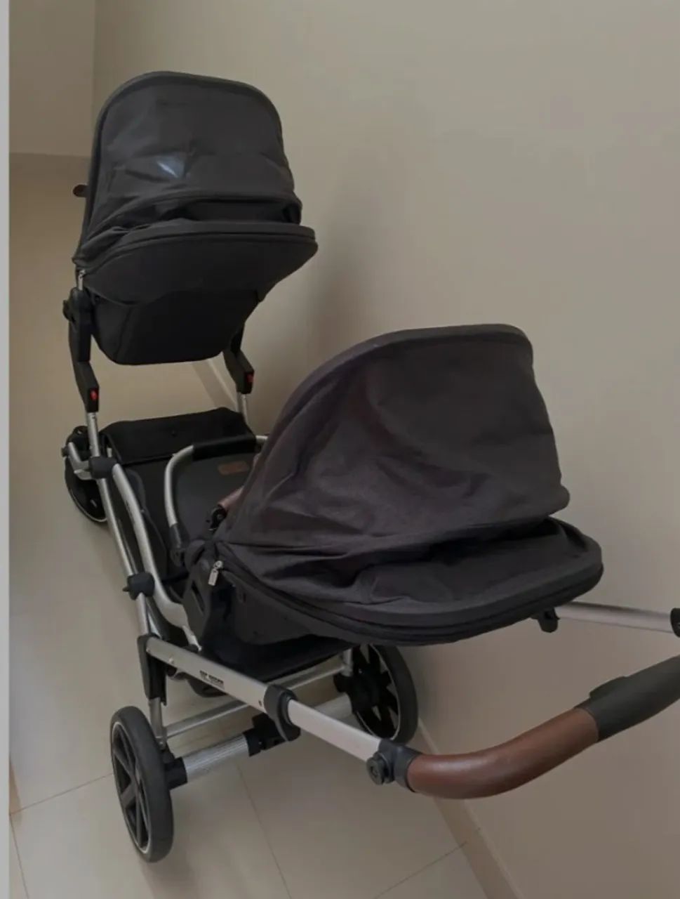 Carrinho infantil para gêmeos ou duas crianças  - Foto 3