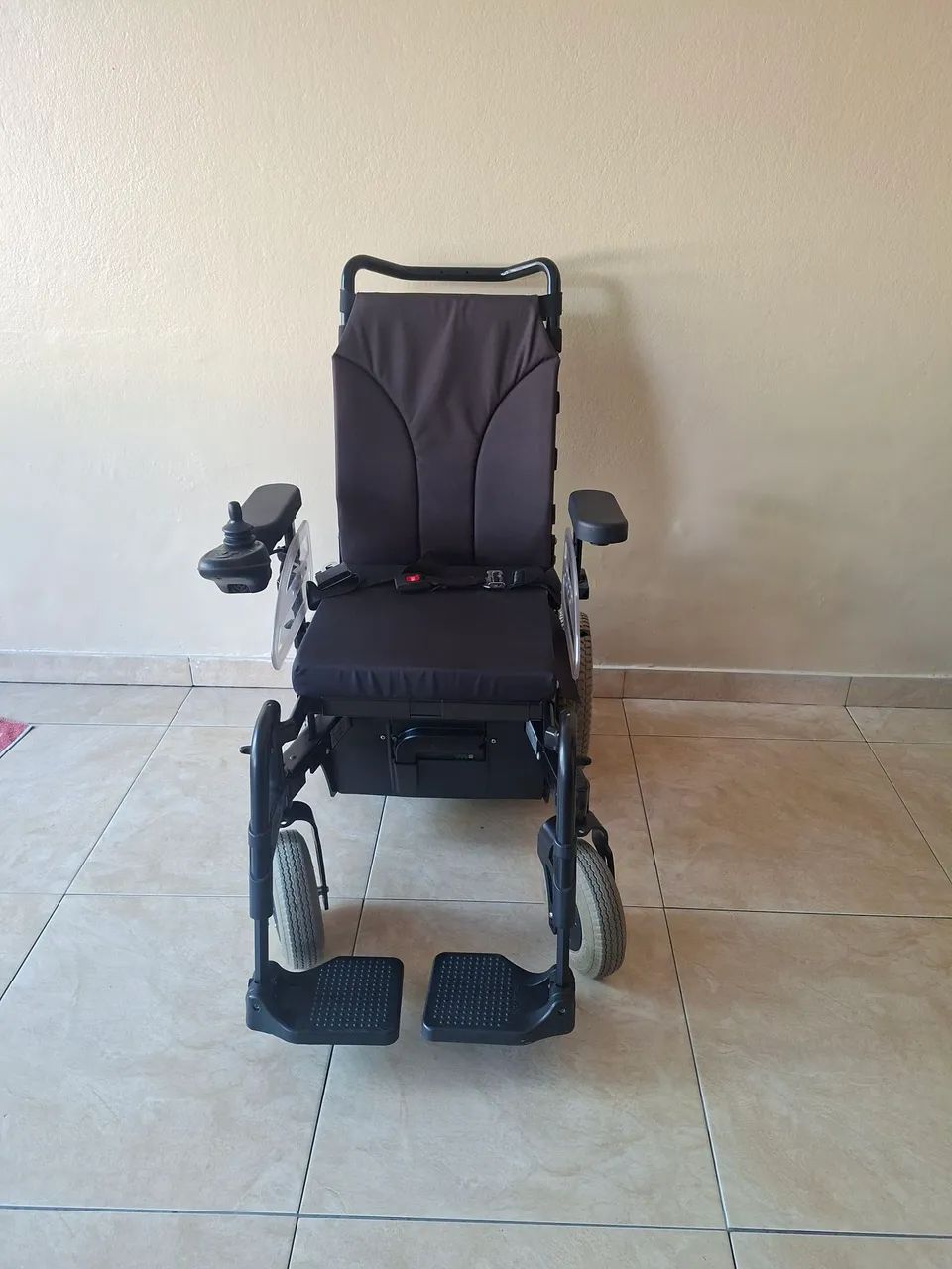 Cadeira de rodas motorizada  - Foto 3