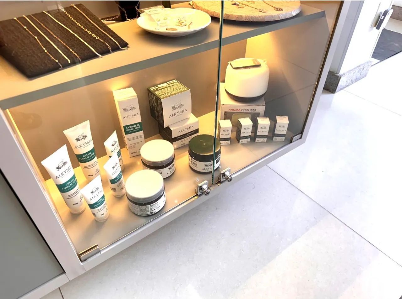 Móvel para sala, buffet ou vitrine 