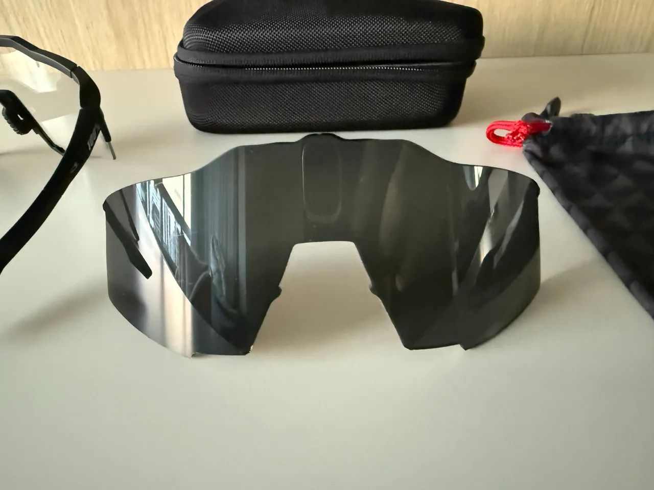 Óculos 100% com duas lentes  - Foto 3
