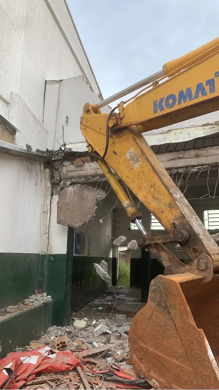 Demolição de edificações e desmontes de rochas - Foto 2