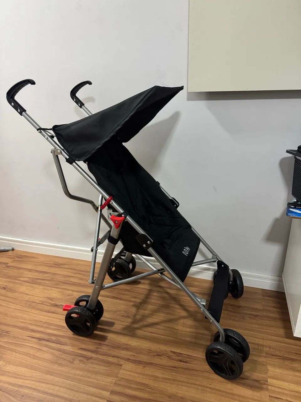 Carrinho bebê compacto 