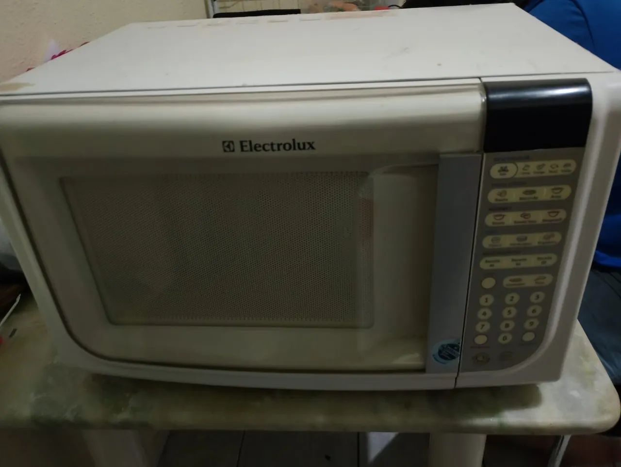 Vendo esse microondas 31L.