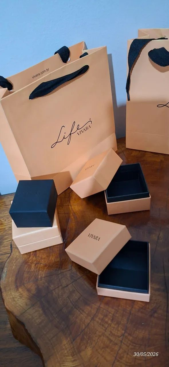 Lote 8 itens - caixas e sacolas Vivara e Vivara Life - Foto 3