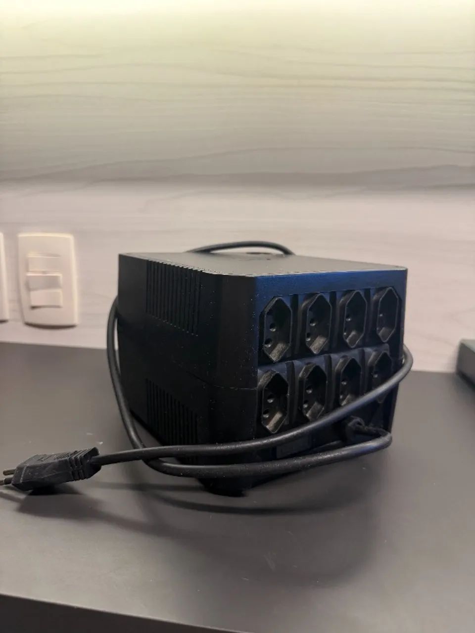 Estabilizador APC Sol G4 1000VA Bivolt Automático - 8 Tomadas - Foto 2