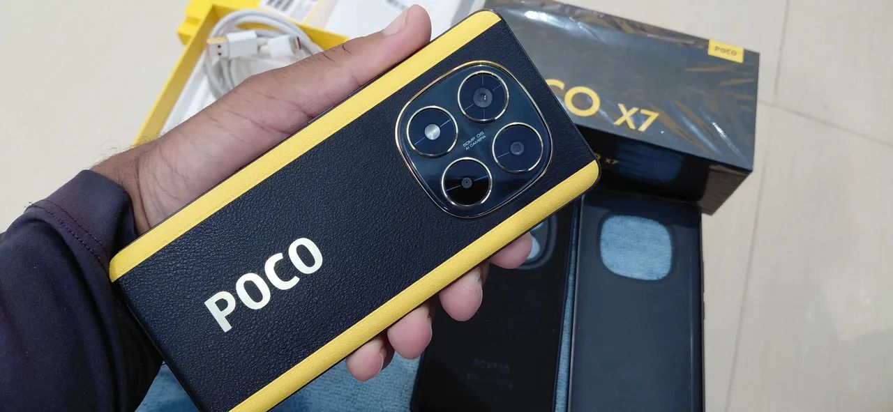 Poco X7 Dourado