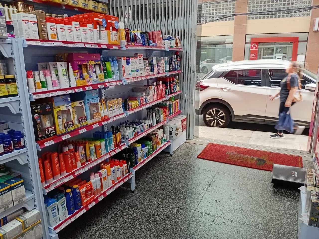  OPORTUNIDADE ÚNICA - VENDE-SE FARMÁCIA COMPLETA E FUNCIONANDO  - Foto 3