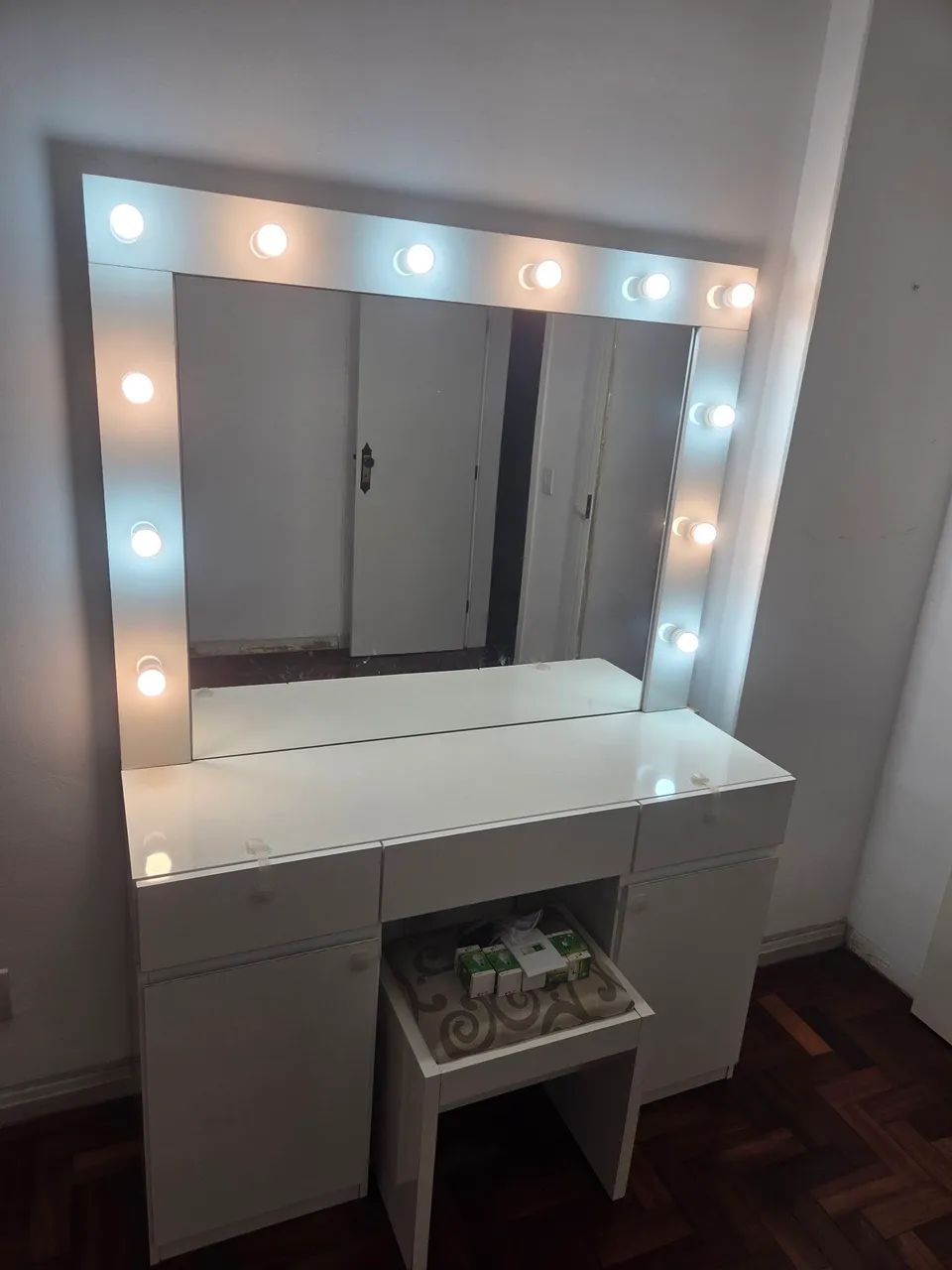 Camarim com banco