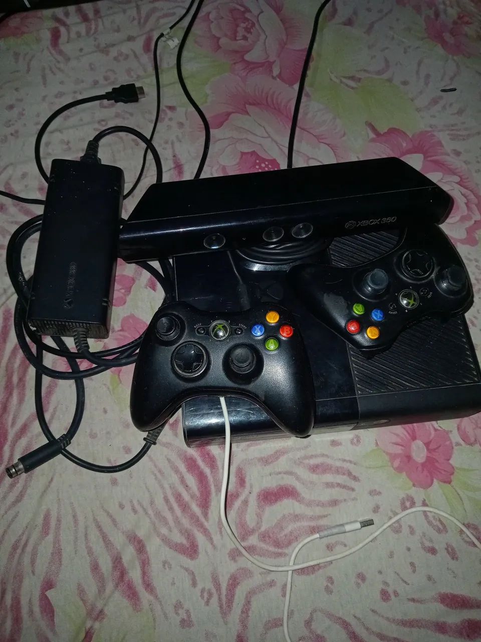 Vendo xbox 360 completo 