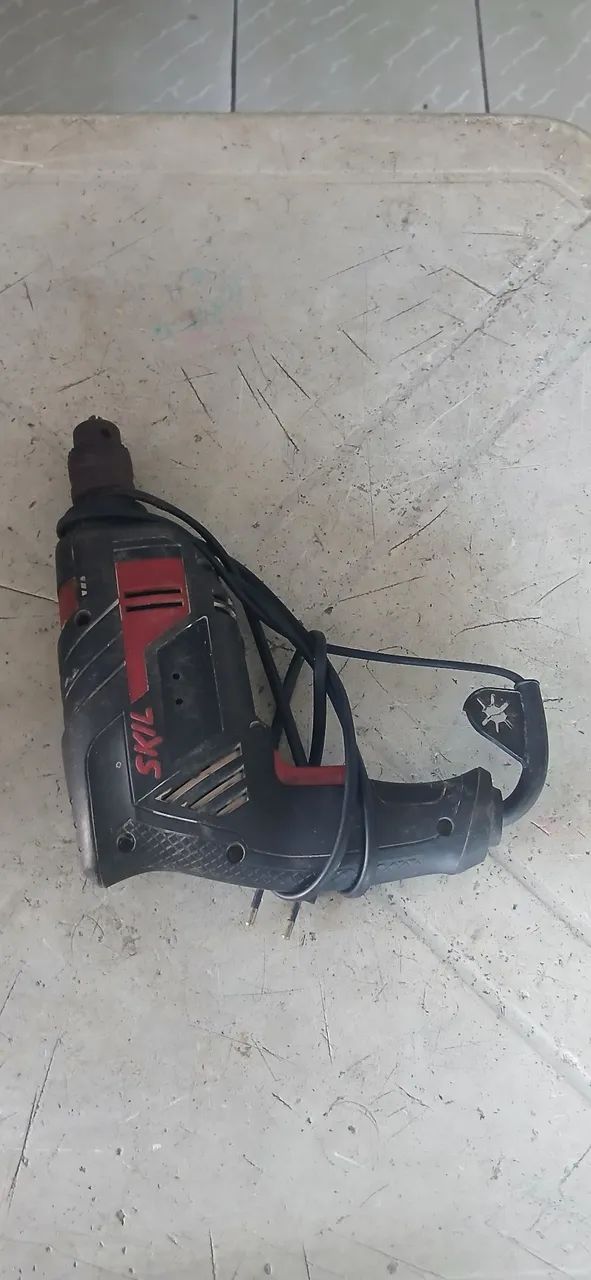 Uma furadeira  - Foto 4
