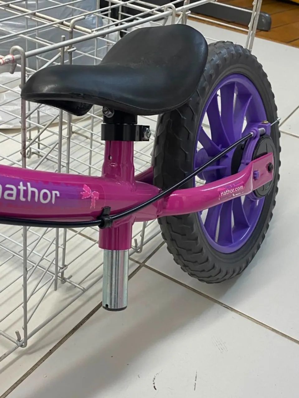 BICICLETA INFANTIL SEM PEDAIS ROXA  - Foto 3