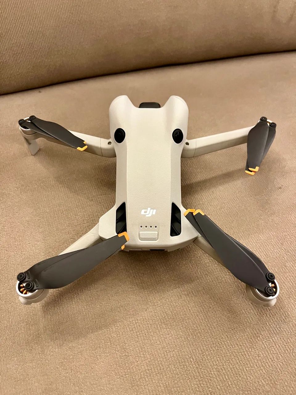 DJI Mini 4 Pro - Combo Fly More - Foto 3