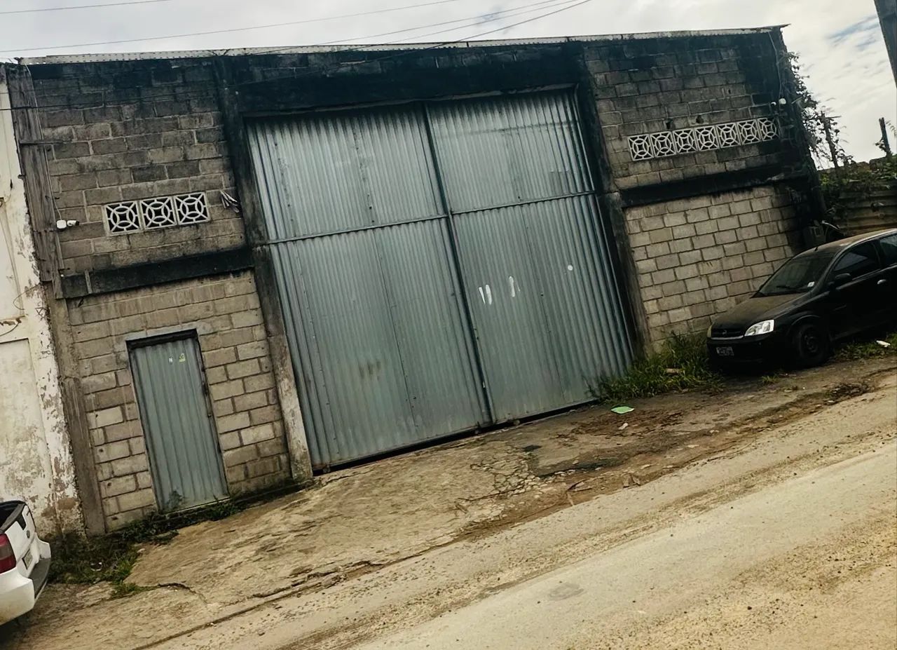 Alugo galpão em valeria 
