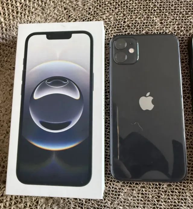 Apple Iphone 11 (64 Gb) - Preto Com Capinhas Extras Brinde (Usado) - Foto 2