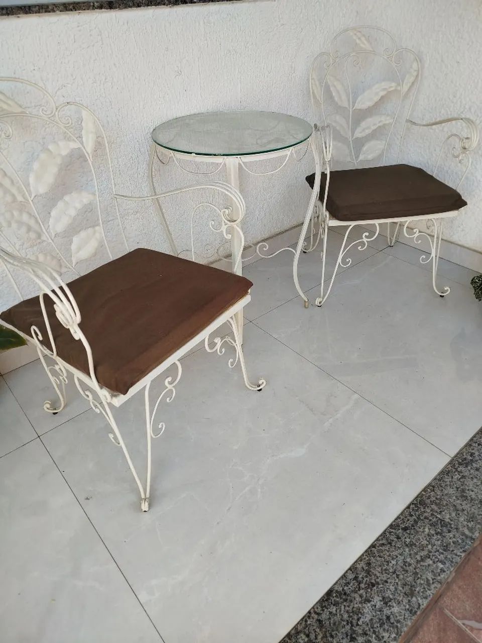 Conjunto com mesa e cadeiras de ferro  - Foto 2