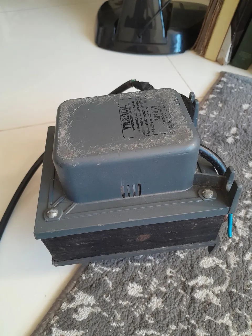 Transformador Trancil 300w  110v / 220v - uso geral - Foto 4