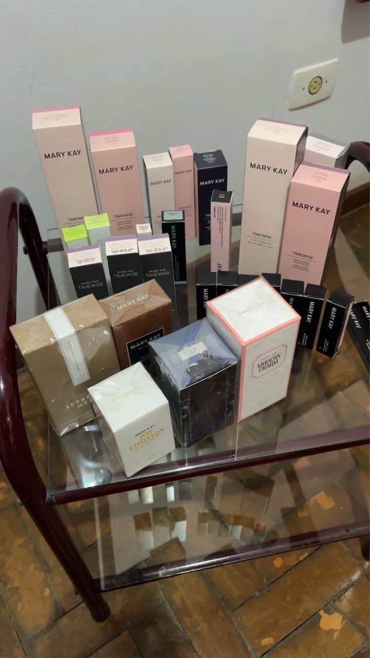 Produtos da Mary Kay variados 