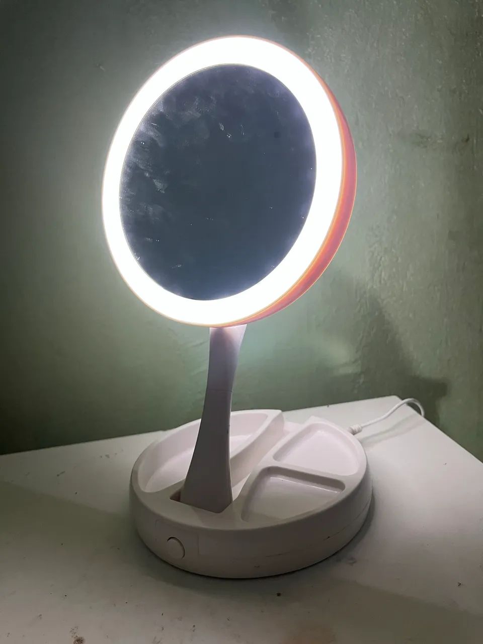 ESPELHO AJUSTÁVEL COM LUZ DE LED  - Foto 3