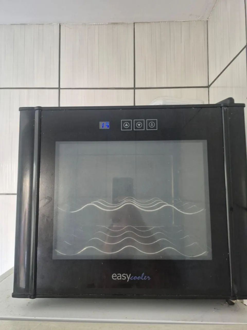 Easy cooler/adega climatizada