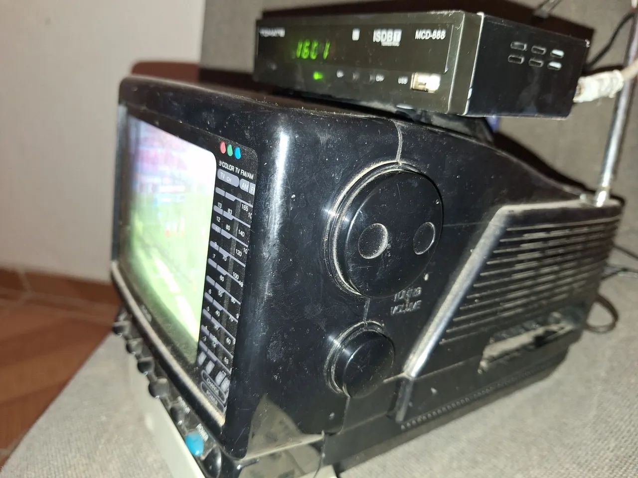 Mini tv cce com conversor digital  - Foto 3