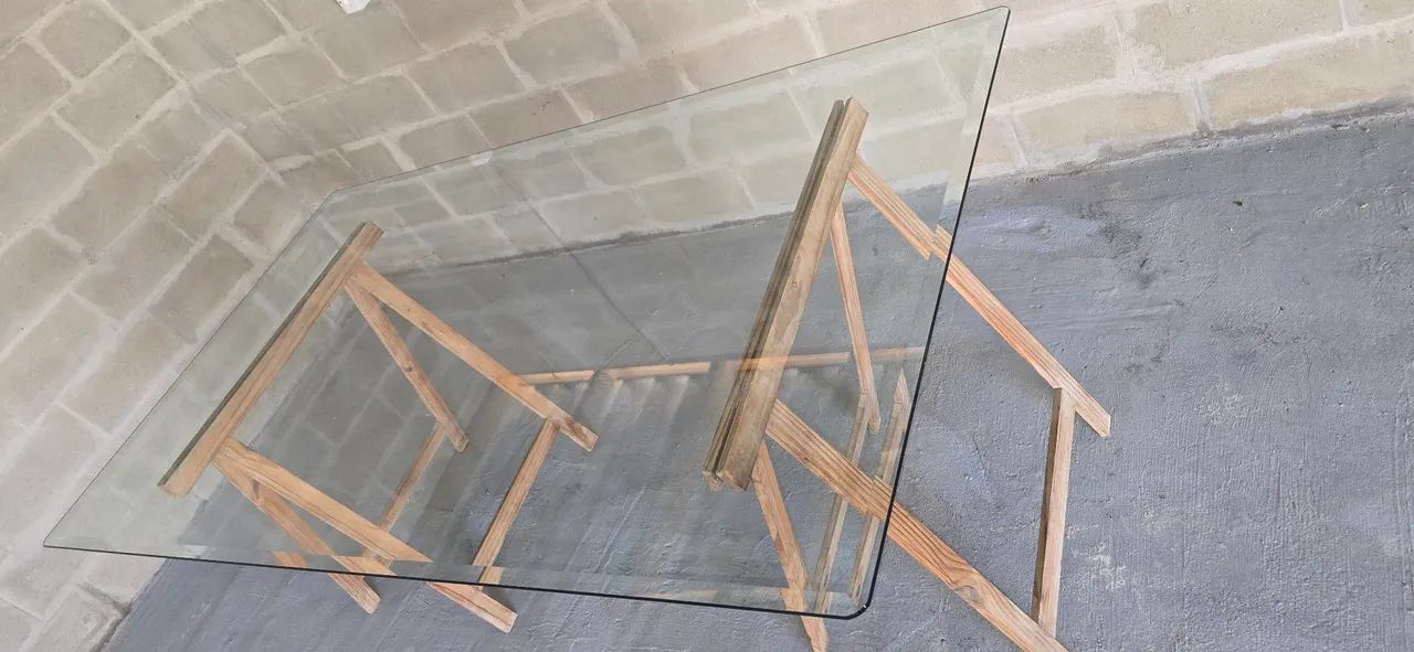 Mesa de vidro com cavaletes - Foto 2