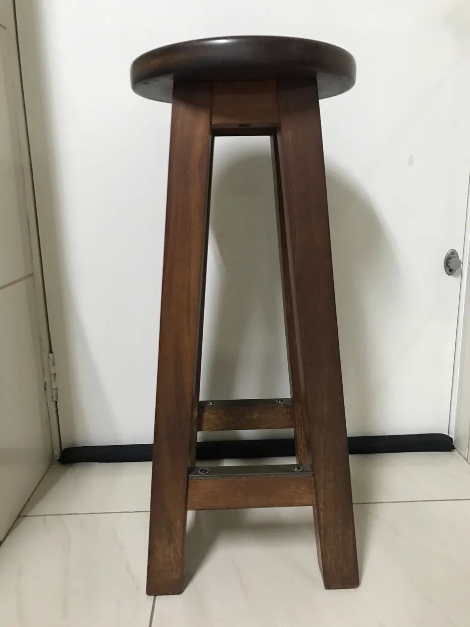 3 banquetas de mogno madeira maciça  - Foto 3