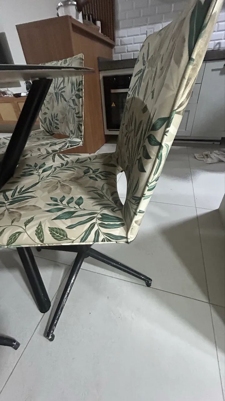 Mesa com cadeiras  - Foto 2