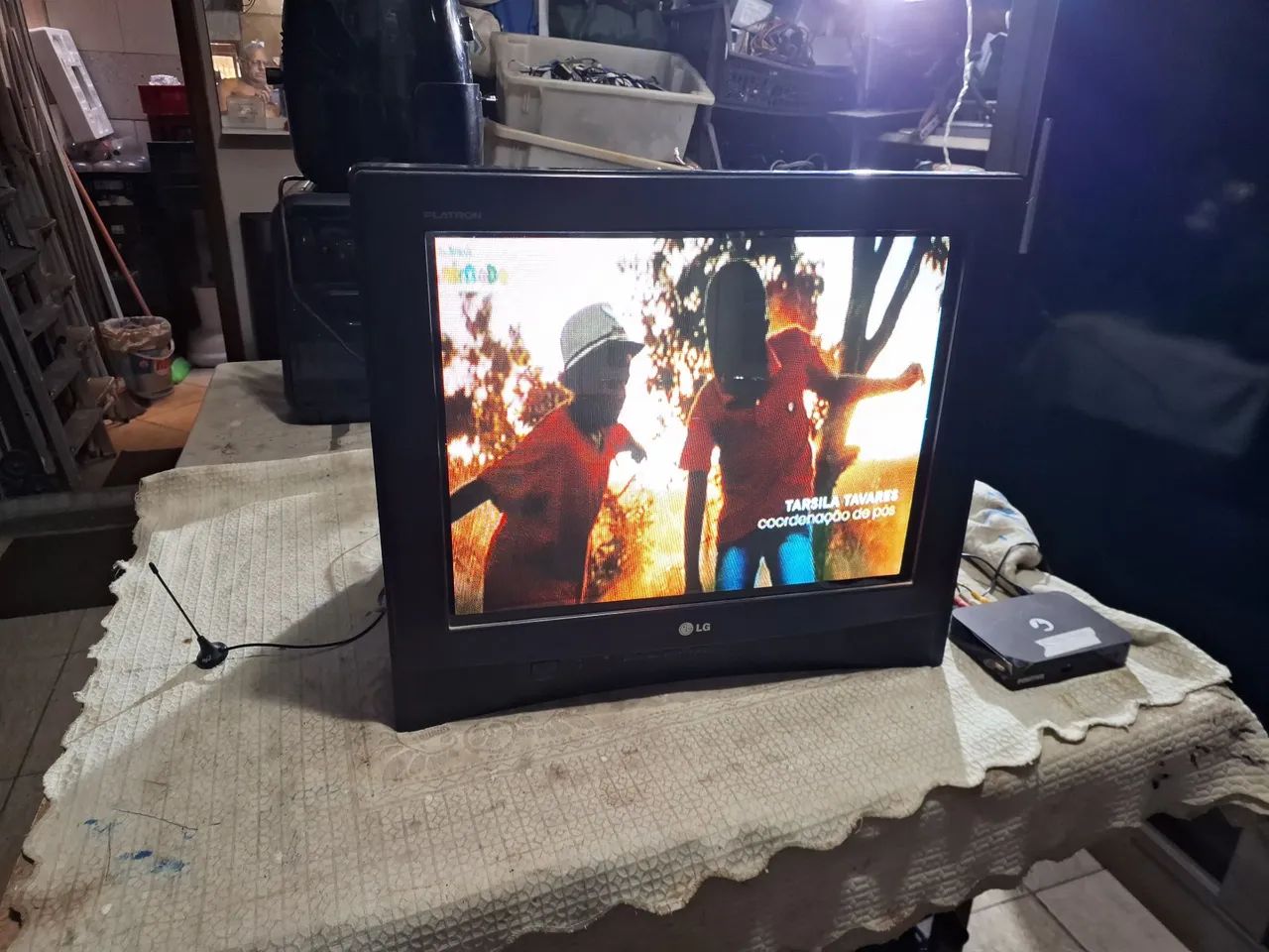 tv de tubo lG 20 polegadas  funcionando .sem controle remoto   - Foto 5