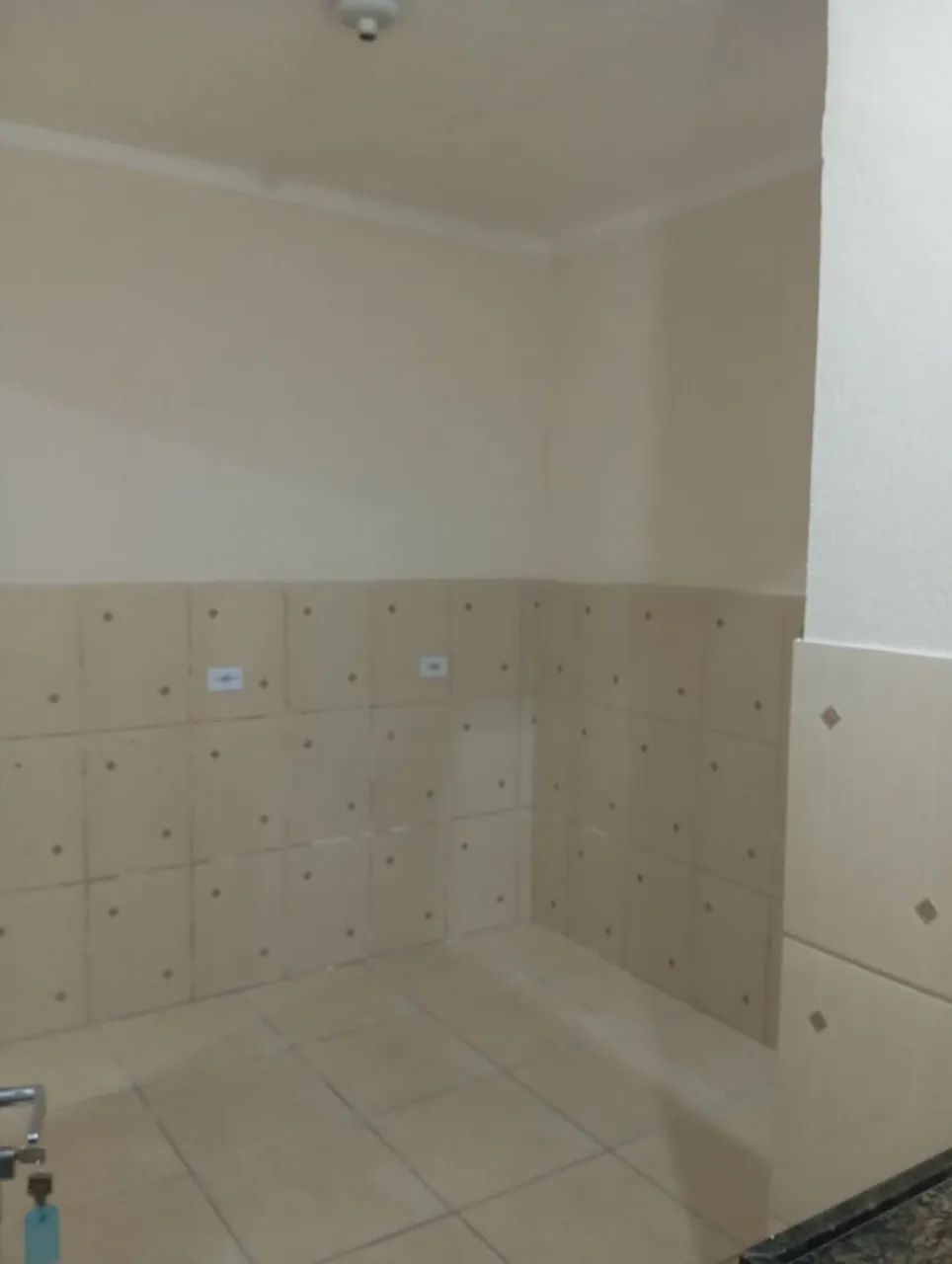 *Aluga-se casa de 3 cômodos/Kitnets * - Foto 4