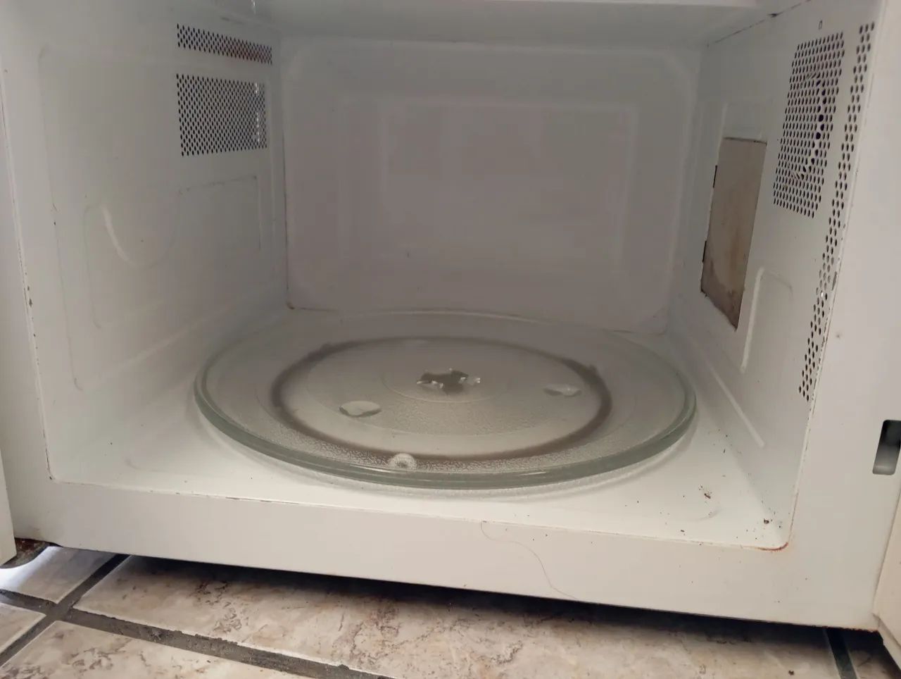 Microondas Eletrolux em perfeito estado  - Foto 2