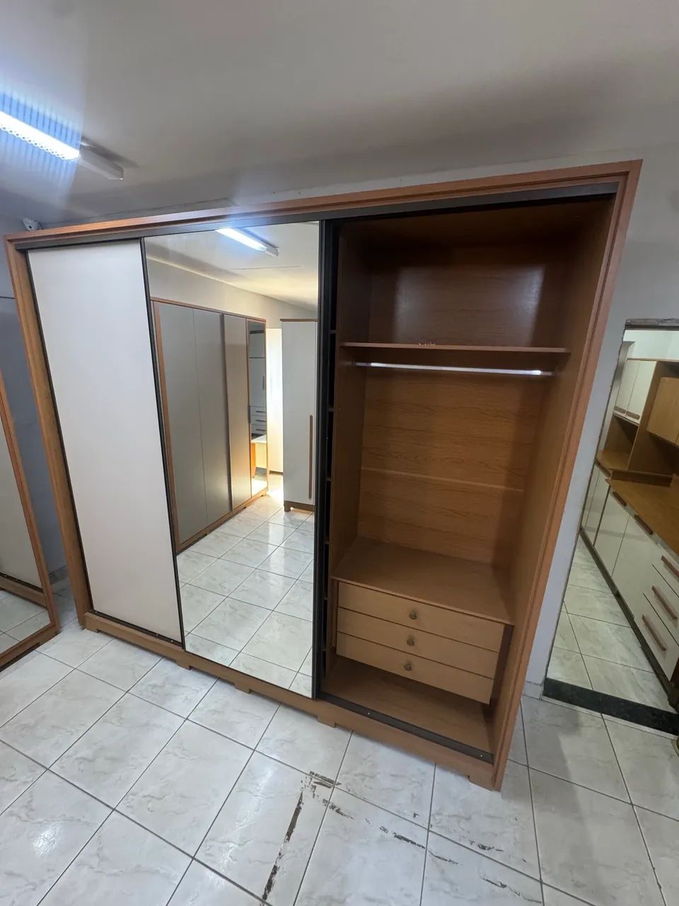 Roupeiro Amara 2.7