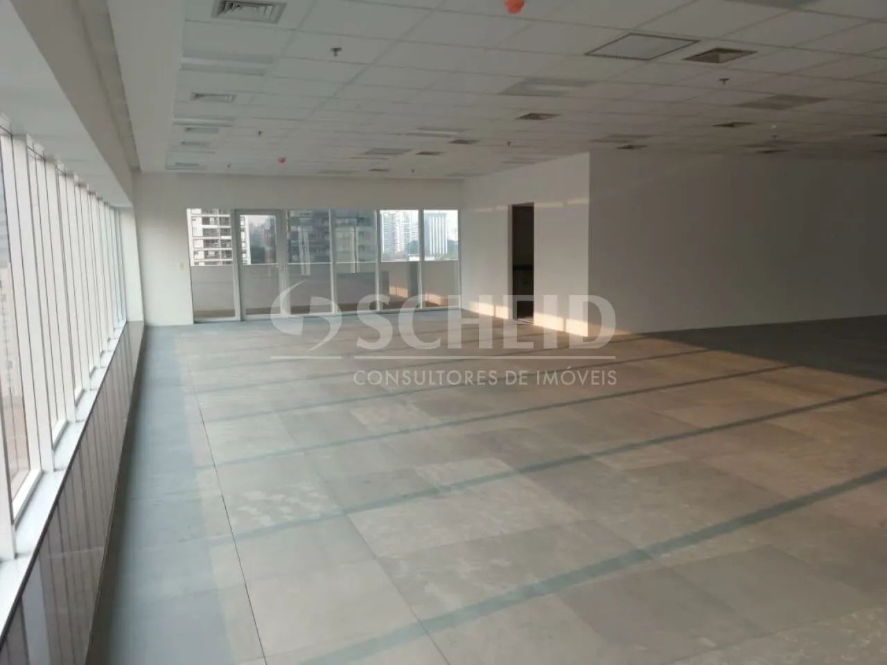 CONJUNTO COMERCIAL, 266 M², 2 SALAS, 2 BANHEIROS, COPA, AR CONDICIONADO,16 VAGAS. - Foto 4