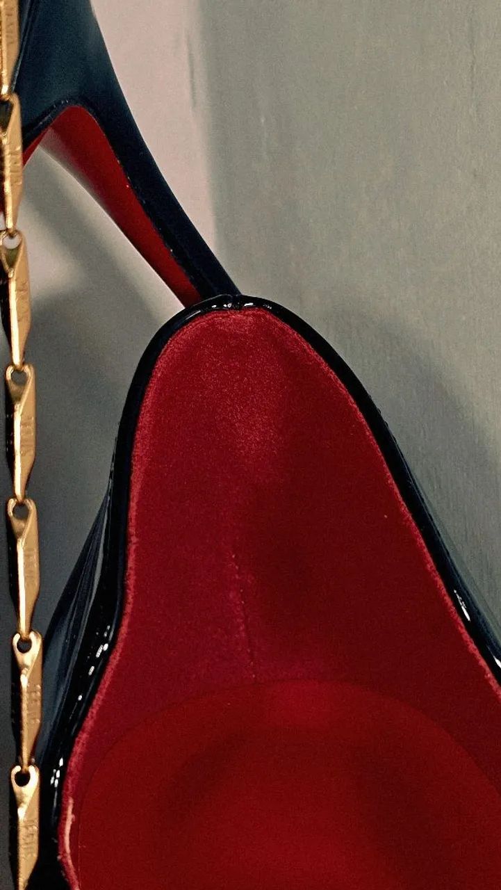 Salto alto Scarpin Louboutin  - Foto 5