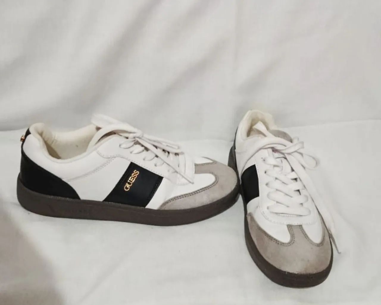 Tênis Guess Original( Valor em loja 450,00) - Foto 2