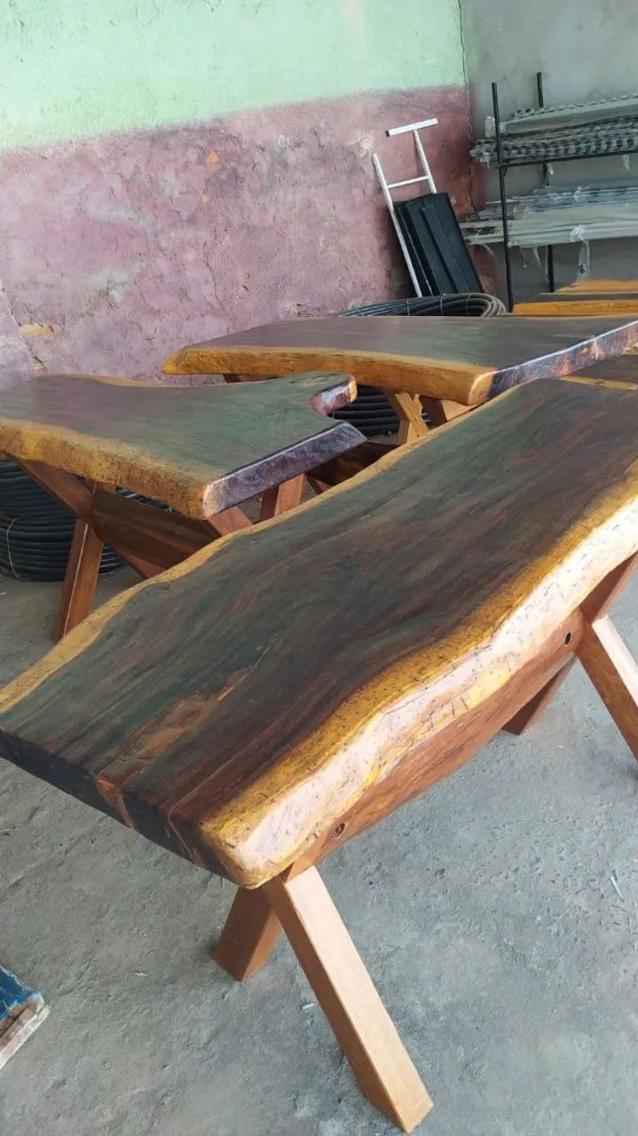 Mesa De madeira Com 2 bancos - Foto 2