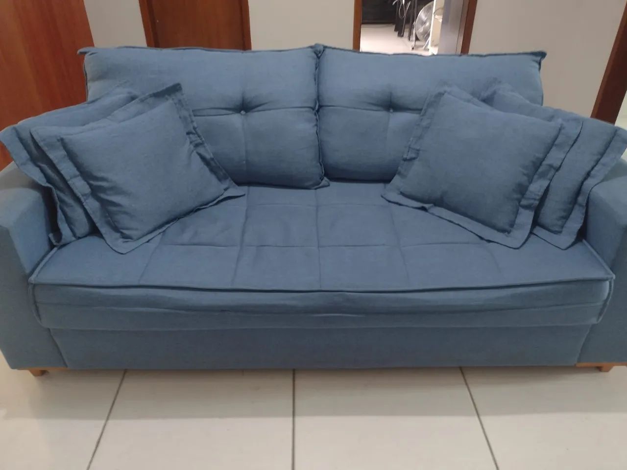 Sofá 3 lugares em linho - Foto 2