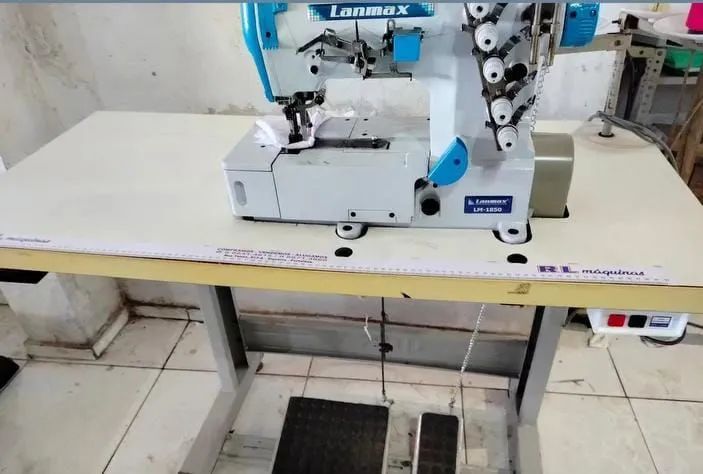 Máquina de custura 