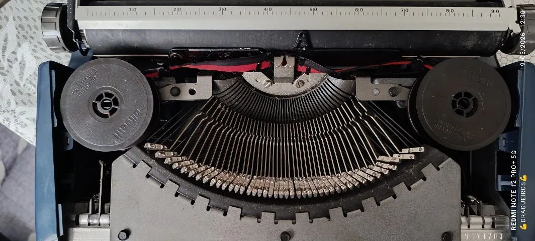 Maquina de escrever Original Olivetti Lettera 82 funcionando , Datilografia - Foto 3