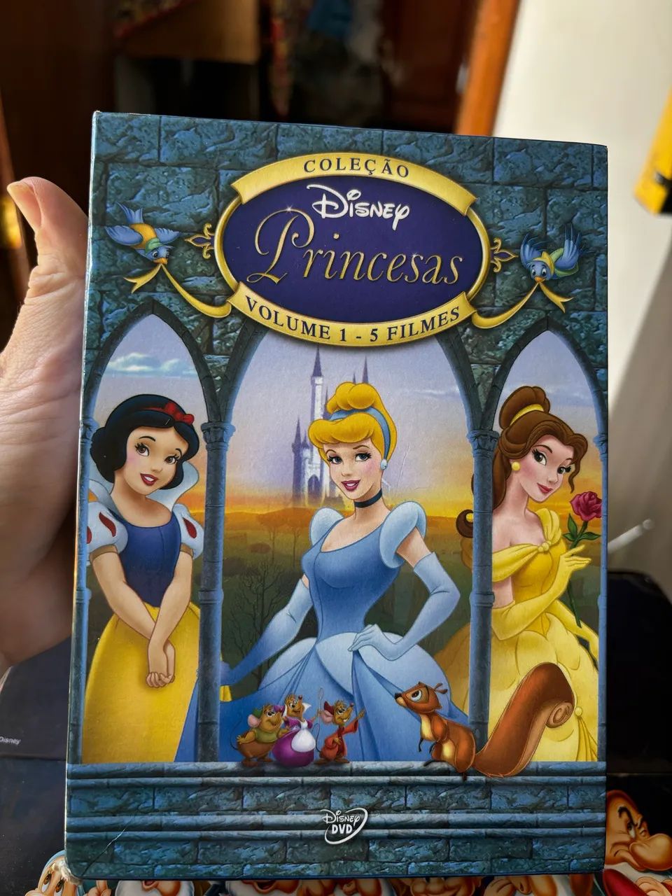 box de DVDs Coleção Disney Princesas - Volume 2 (Contendo 5 Filmes) - Foto 2