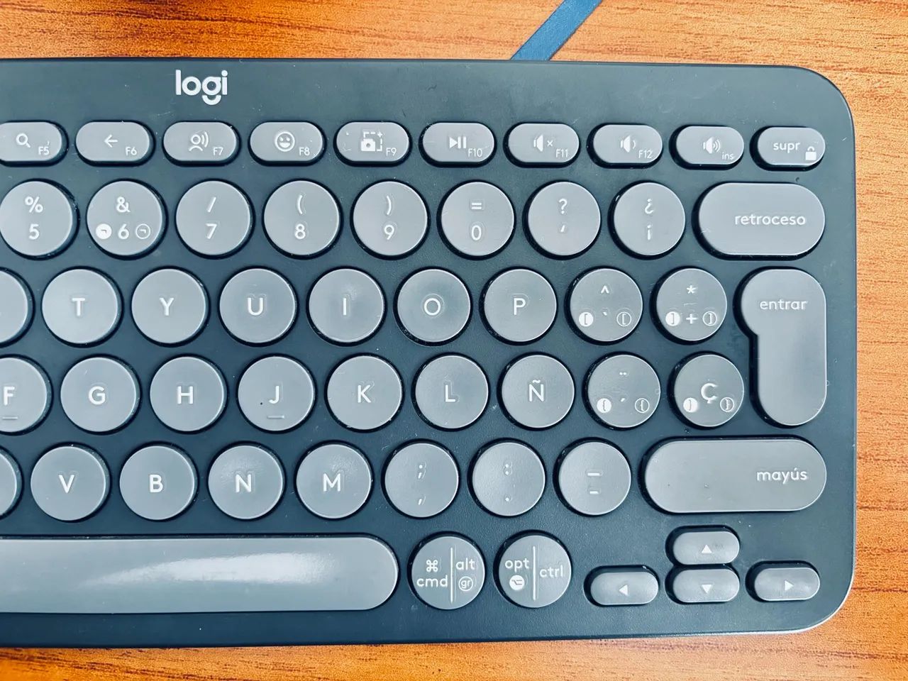Teclado Logitch multi conexão  - Foto 4