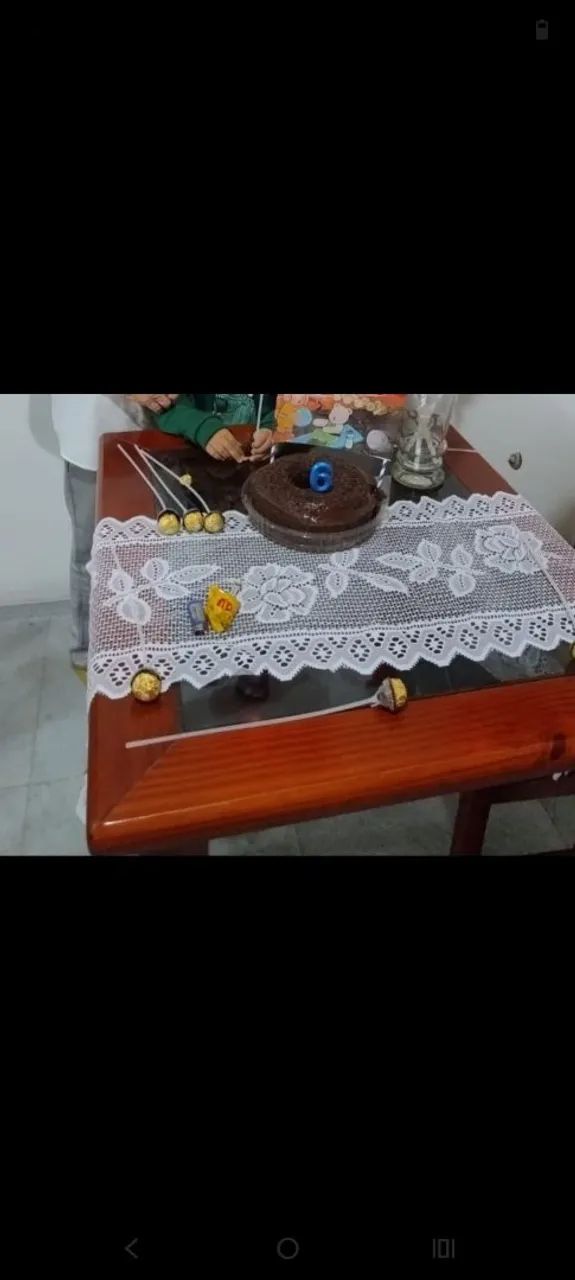 Vendo mesa quadrada c madeira e vidro - Foto 2