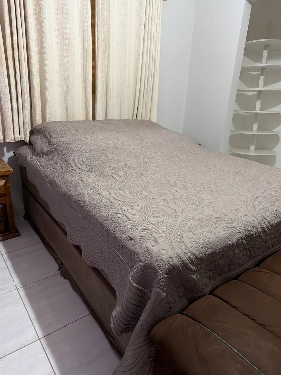 Cama Queem + colchão  - Foto 2