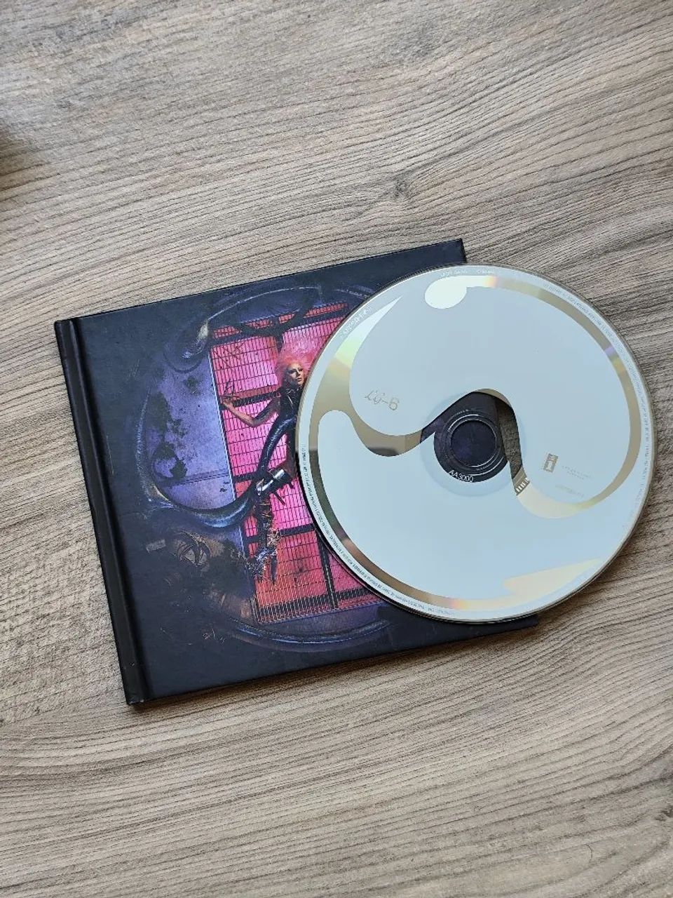 CD Lady Gaga - Chromatica - Deluxe Limited Hardcover Book - Foto 4
