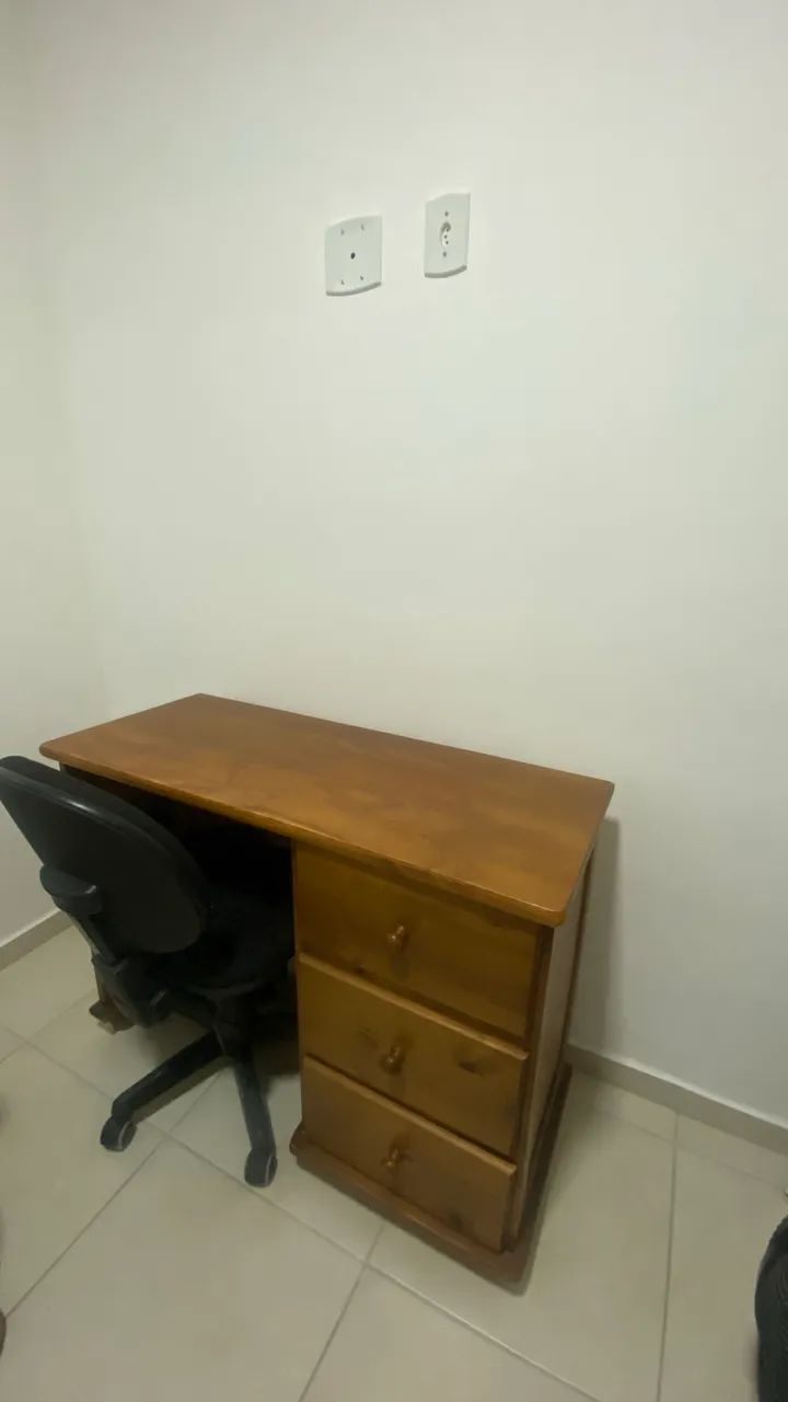 Escrivaninha de madeira  - Foto 3