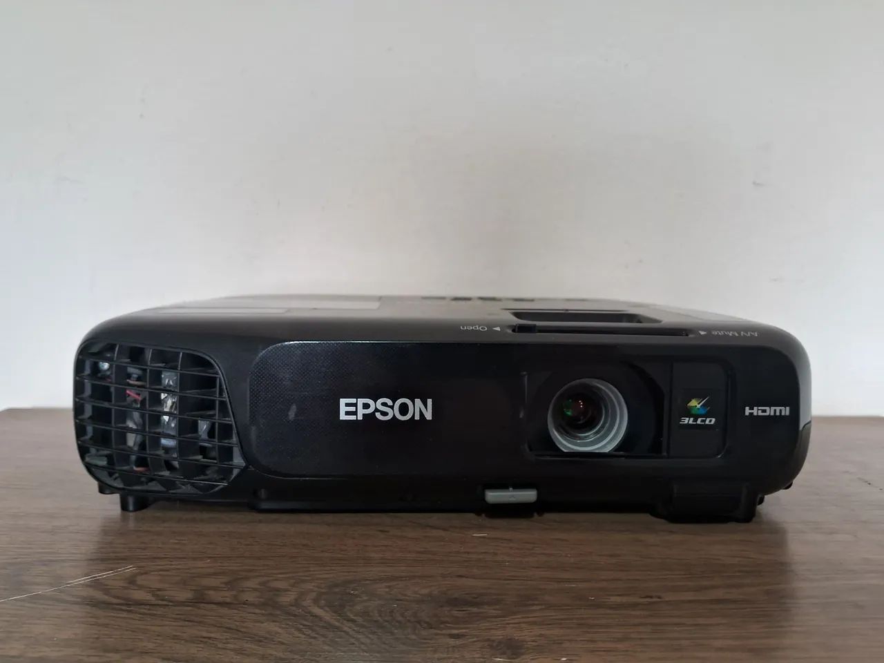 Projetor  Epson  S18  (sem HDMI)