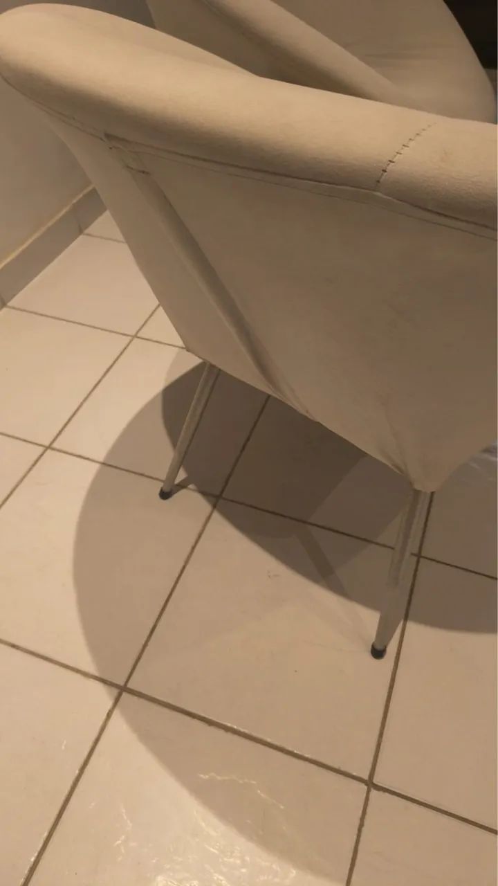 Poltrona tecido chenille cinza impermeável - Pés de inox - Foto 4